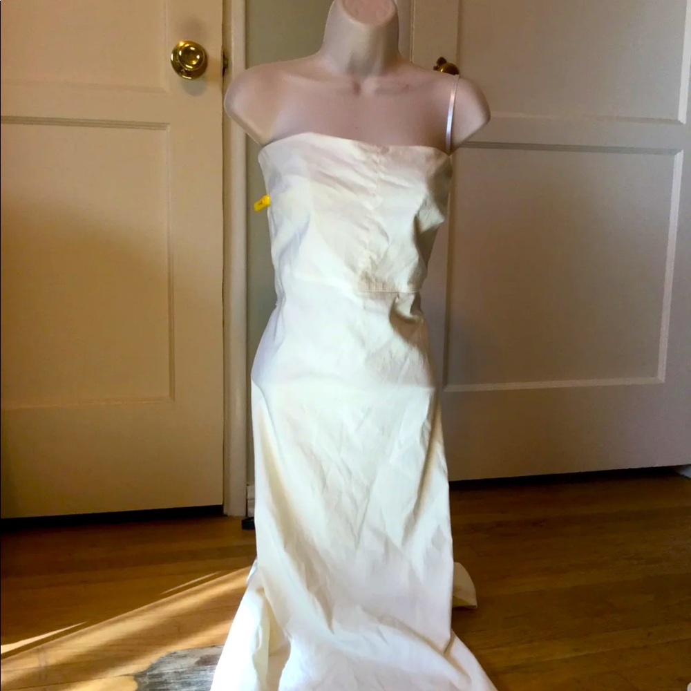 White retro inspired wiggle dress